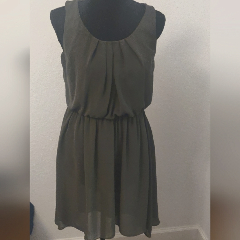 That little green dress